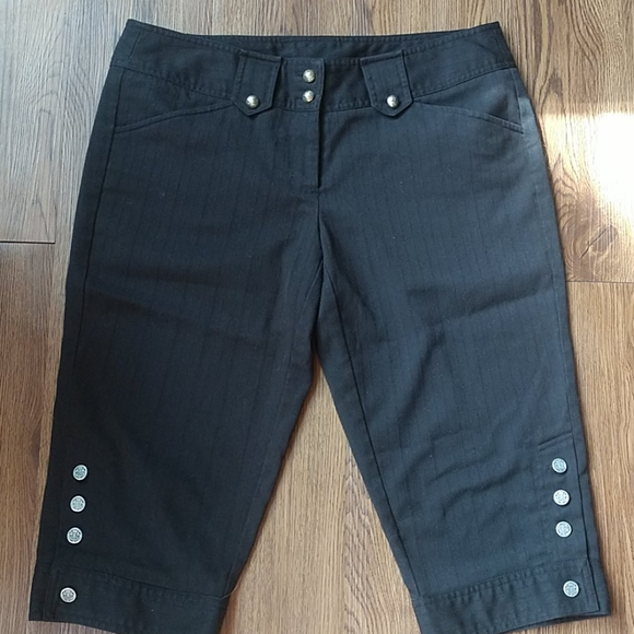 Black capri shorts with button details
